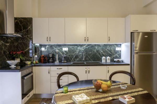 G102 Κεντρικό Πολυτελές Διαμέρισμα Appartement Volos Buitenkant foto
