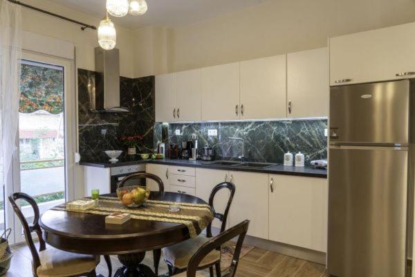 G102 Κεντρικό Πολυτελές Διαμέρισμα Appartement Volos Buitenkant foto